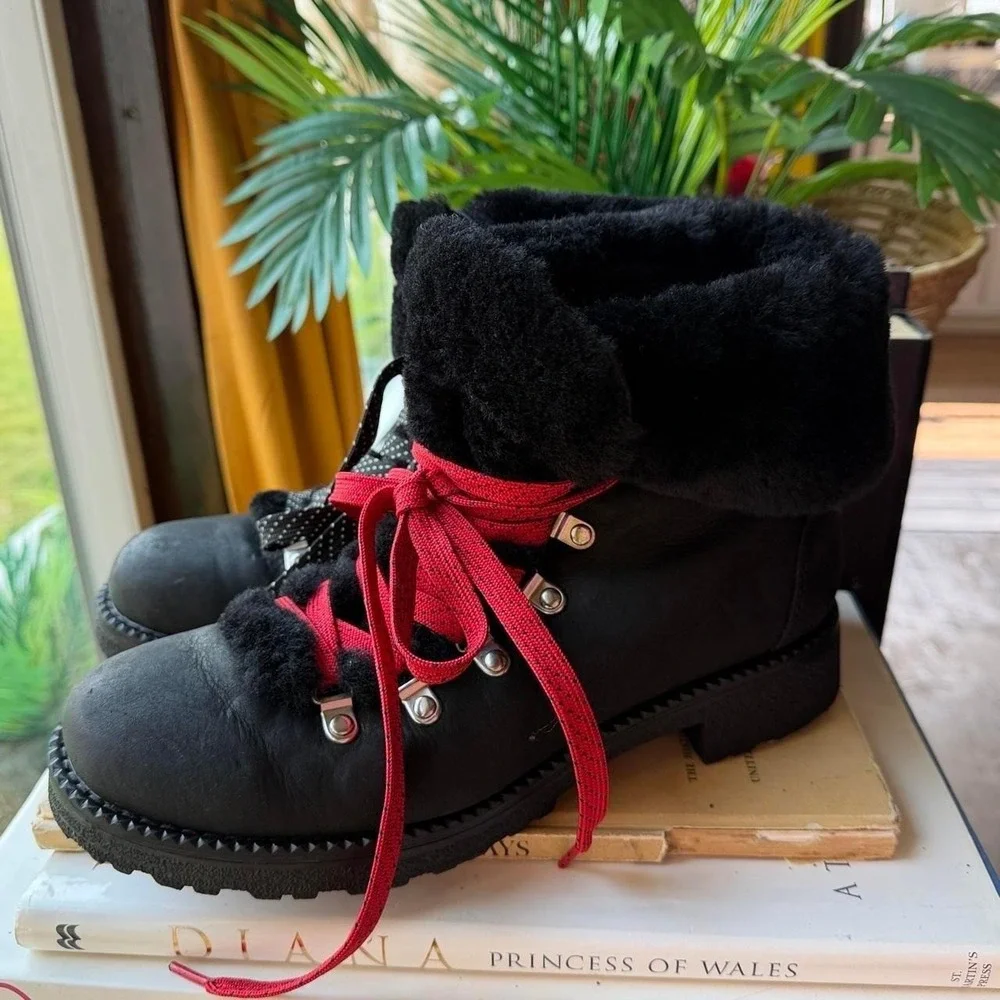 J.Crew Nordic Boots Black Leather Faux Fur Hiking Lug Sole Mismatched Laces 9